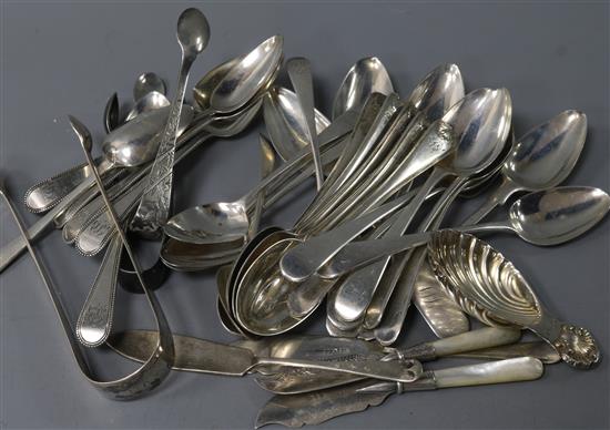 A set of six silver shell and thread pattern teaspoons and sundry flatware, approx 20oz gross